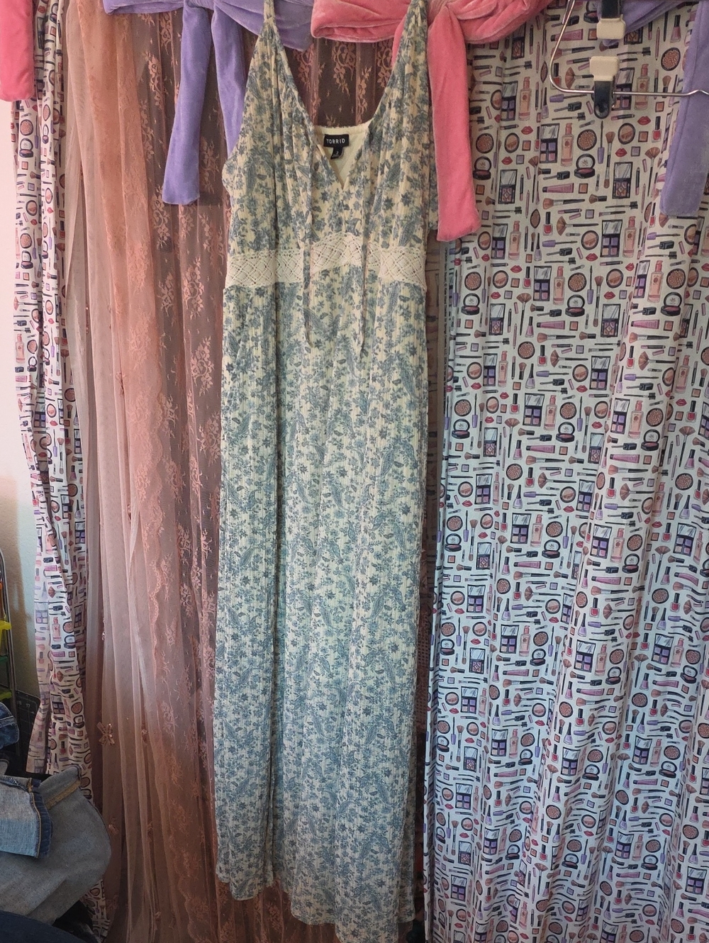 Torrid Sz3 Blue and White Floral Maxi Dress